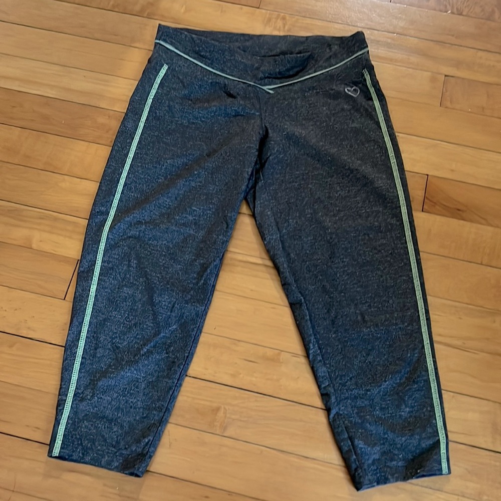 Aeropostale capri workout leggings